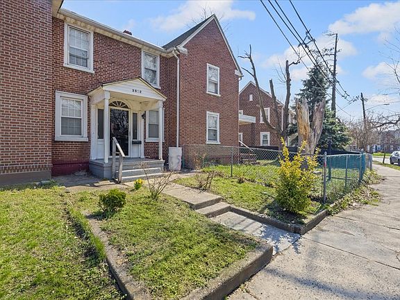 4th image of 2802 N Constitution Rd