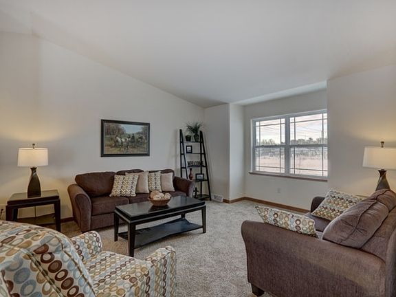 5th image of 802 Pinedale Ln