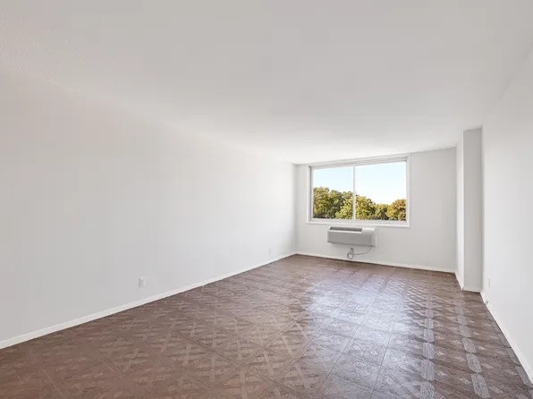 118-17 Union Turnpike image 10 of 25