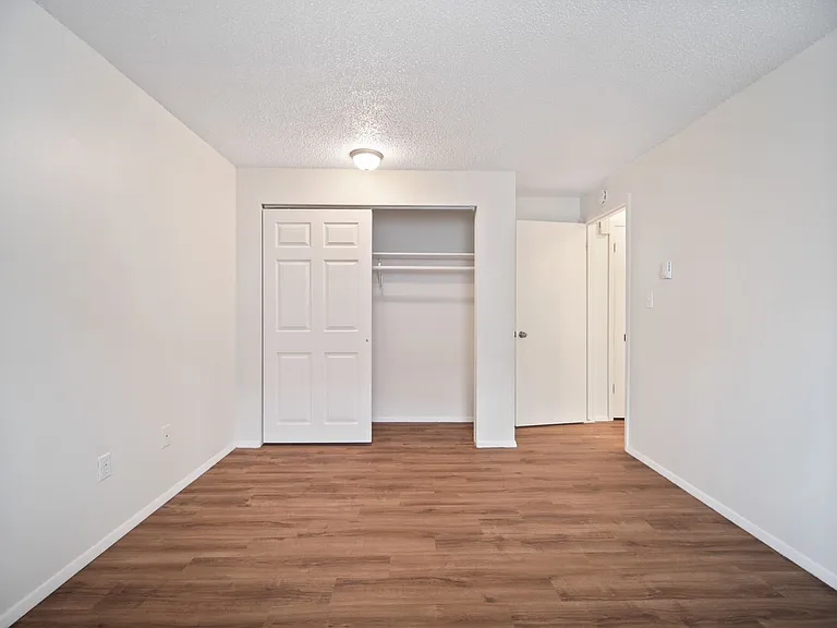 Renovated 1bd/1ba Millwood Apartment | A/C | Covered Parking | Pet Friendly | Avail 9/1/26 — Photo 13