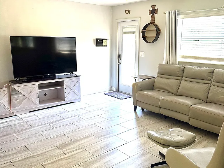 8403 W Grover Cleveland Blvd — Photo 1