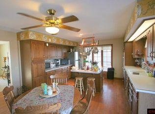 1444 Maplewood Dr, Mankato, MN 56001