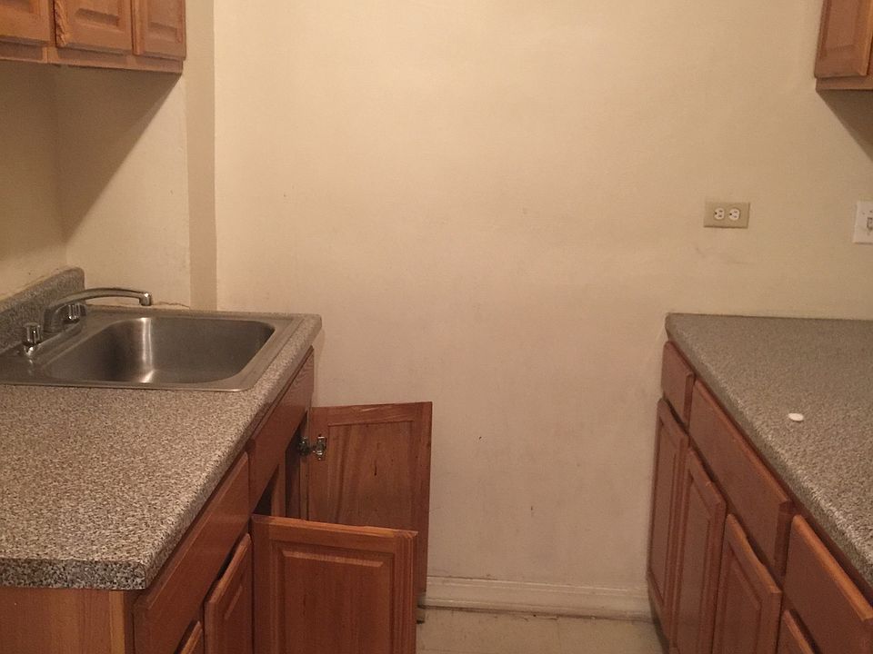 2nd image of 222 E 8th St APT 3A