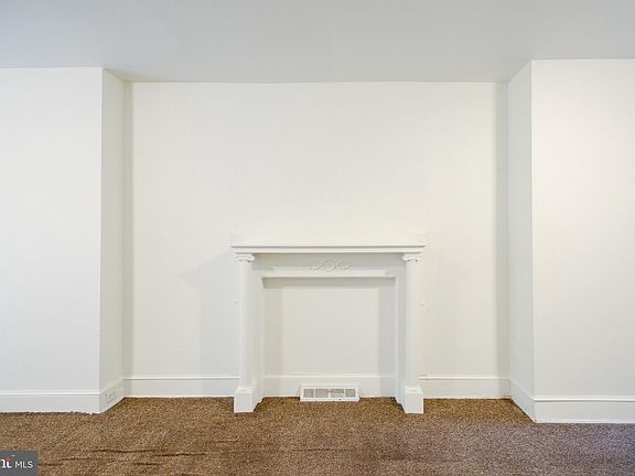 3rd image of 1723 W 2nd St