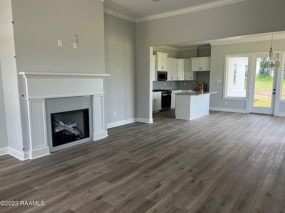 2nd image of 229 Jagged Grove Ln