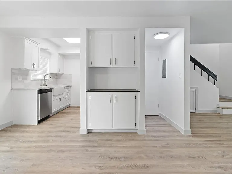 1151 N Peck Ave — Photo 43