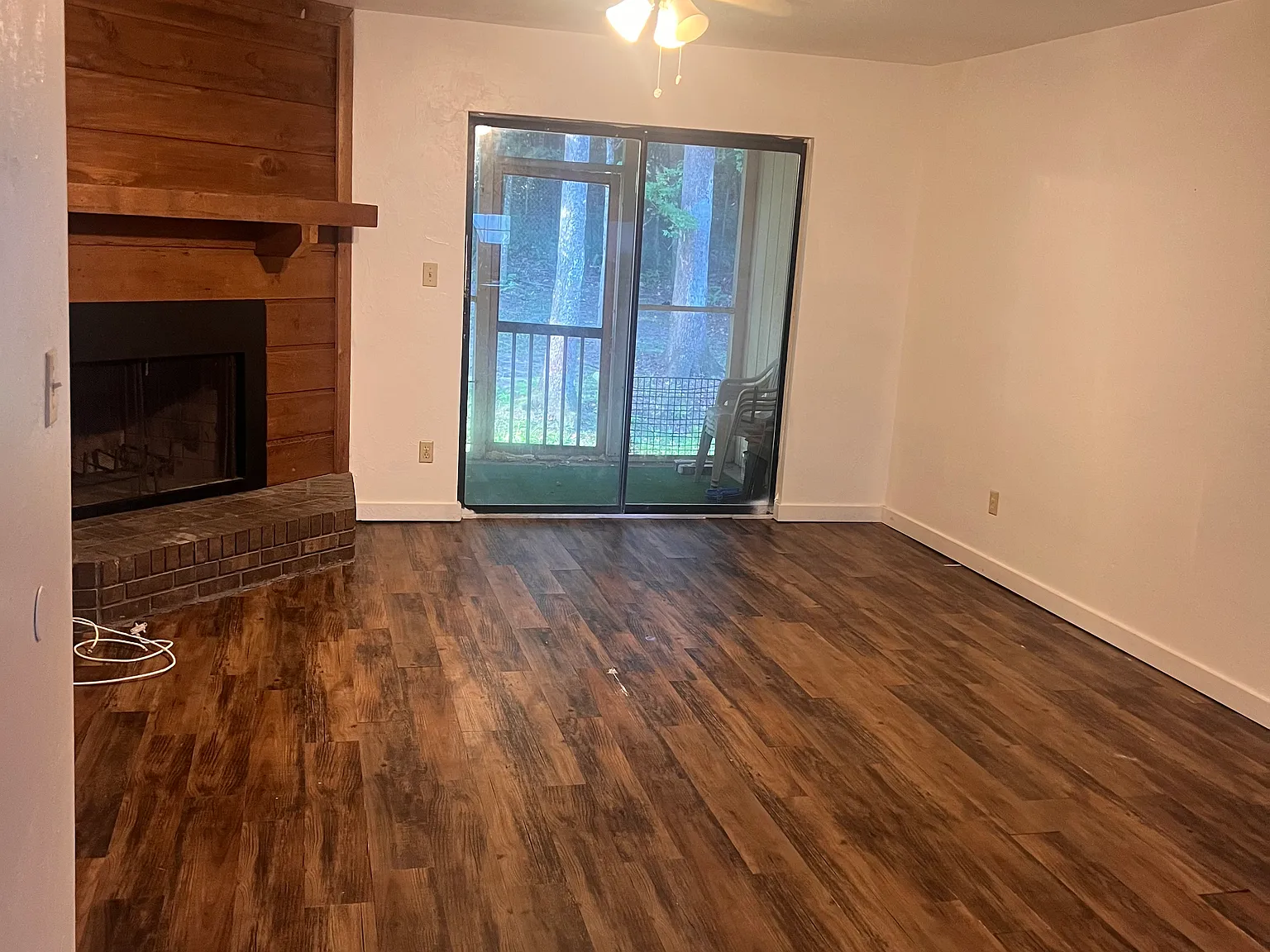 2 bed, 1.5 bath, 1024 sqft, $1,200 — Photo 1