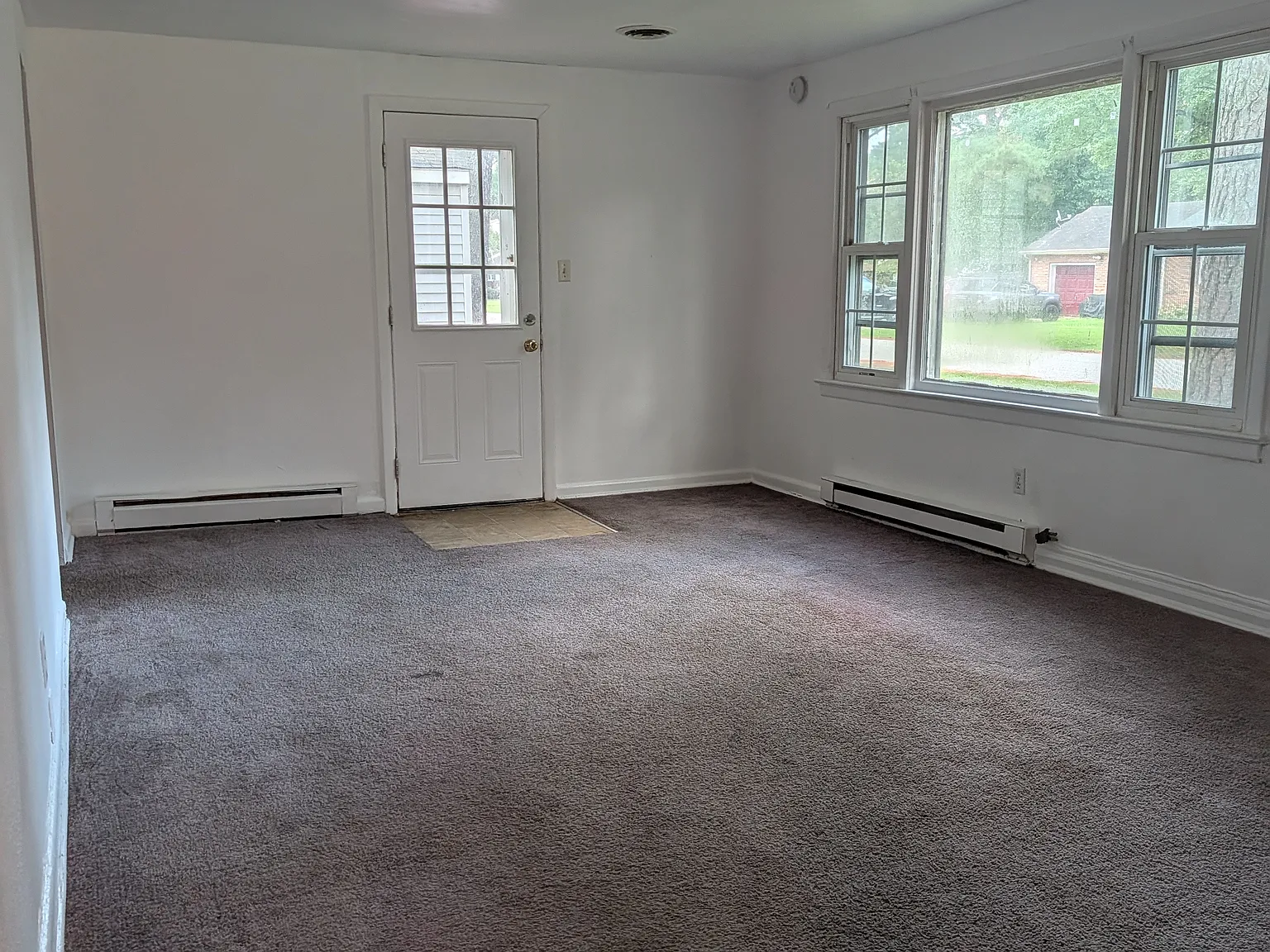 3 bed, 816 sqft, $1,800 — Photo 3