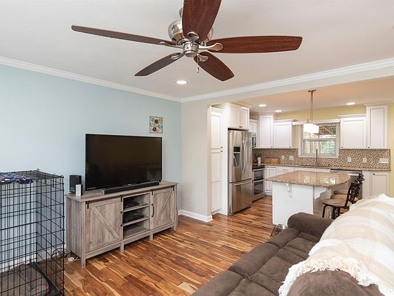 2nd image of 3609 Niles Dr