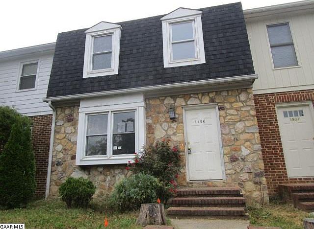 1st image of 1939 Willow Hill Dr