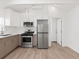 753 N Washington Pl #1/2, Long Beach, CA 90813