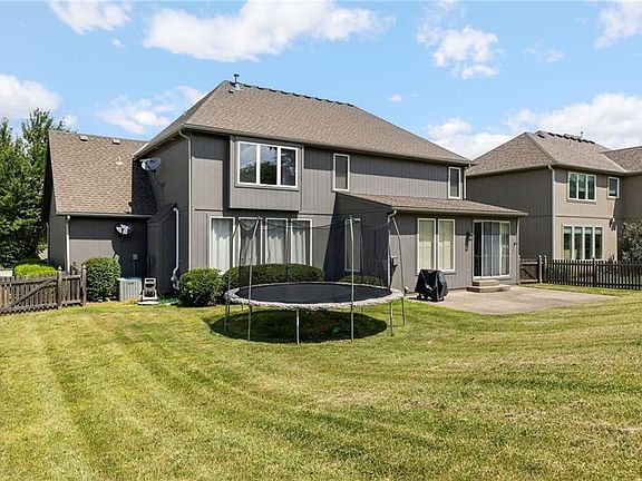 5th image of 5731 NE Timber Hills Dr