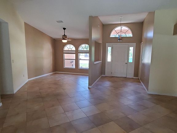 2nd image of 478 Oakland Park Blvd