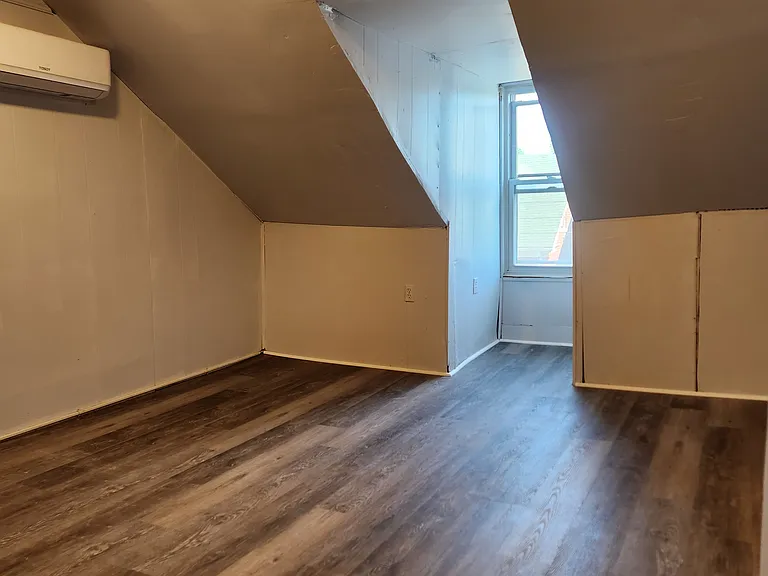 340 E Guilford St — Photo 13