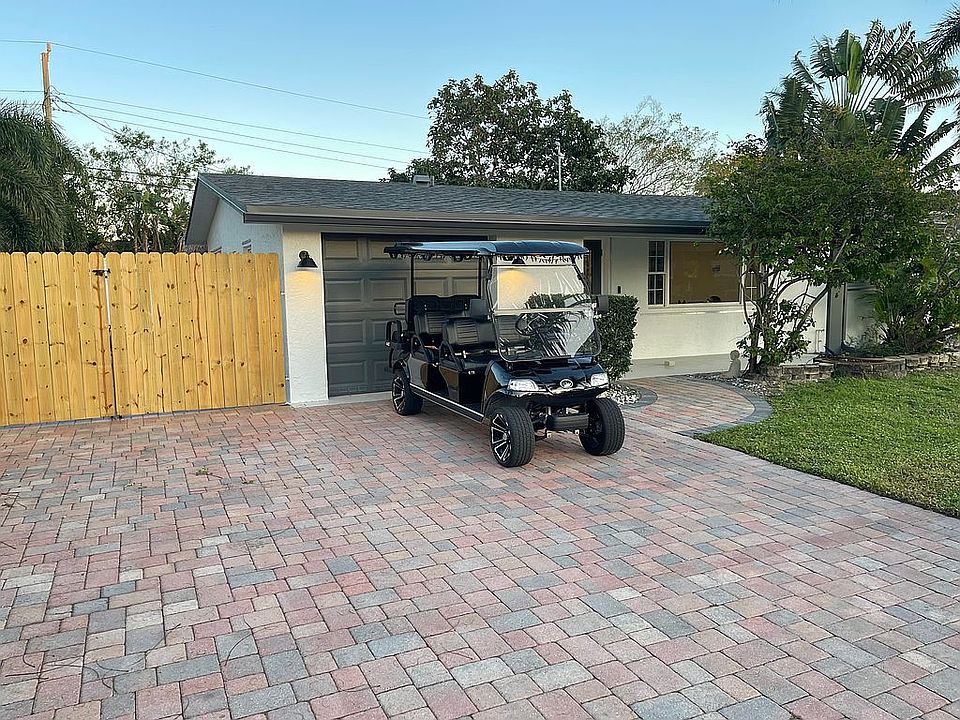 2nd image of 320 SE 8th Ave