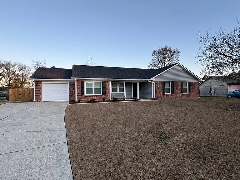 139 Thornbird Dr — Photo 1