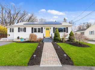 9 Chester Ave, Woburn, MA 01801