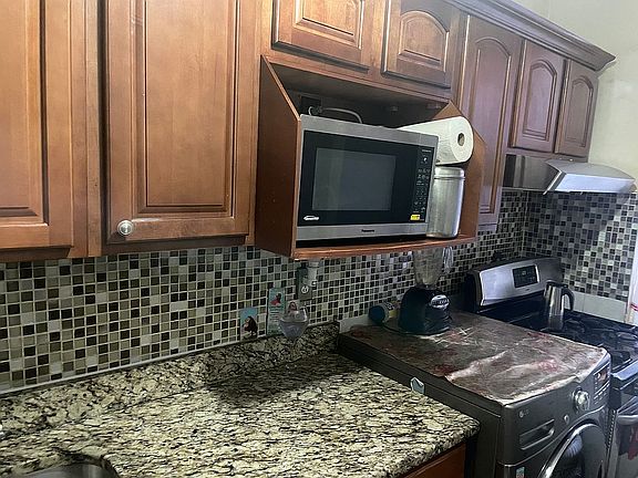 5th image of 110 Forsyth St APT 10