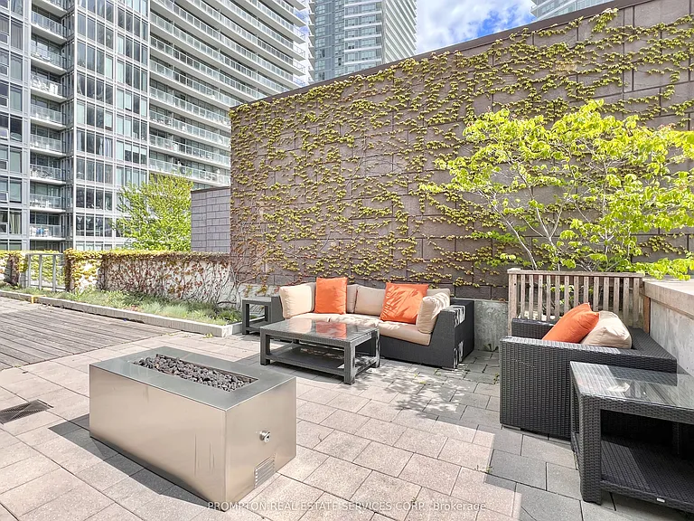 121 McMahon Dr #608 — Photo 42