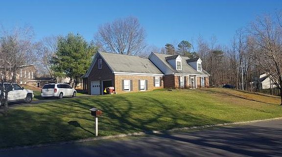 3rd image of 3401 Martindale Dr