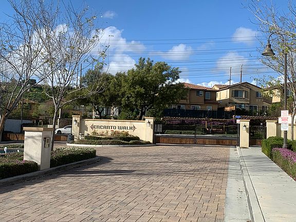5th image of 401 Encanto Ln