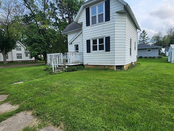2nd image of 302 2nd Ave NW