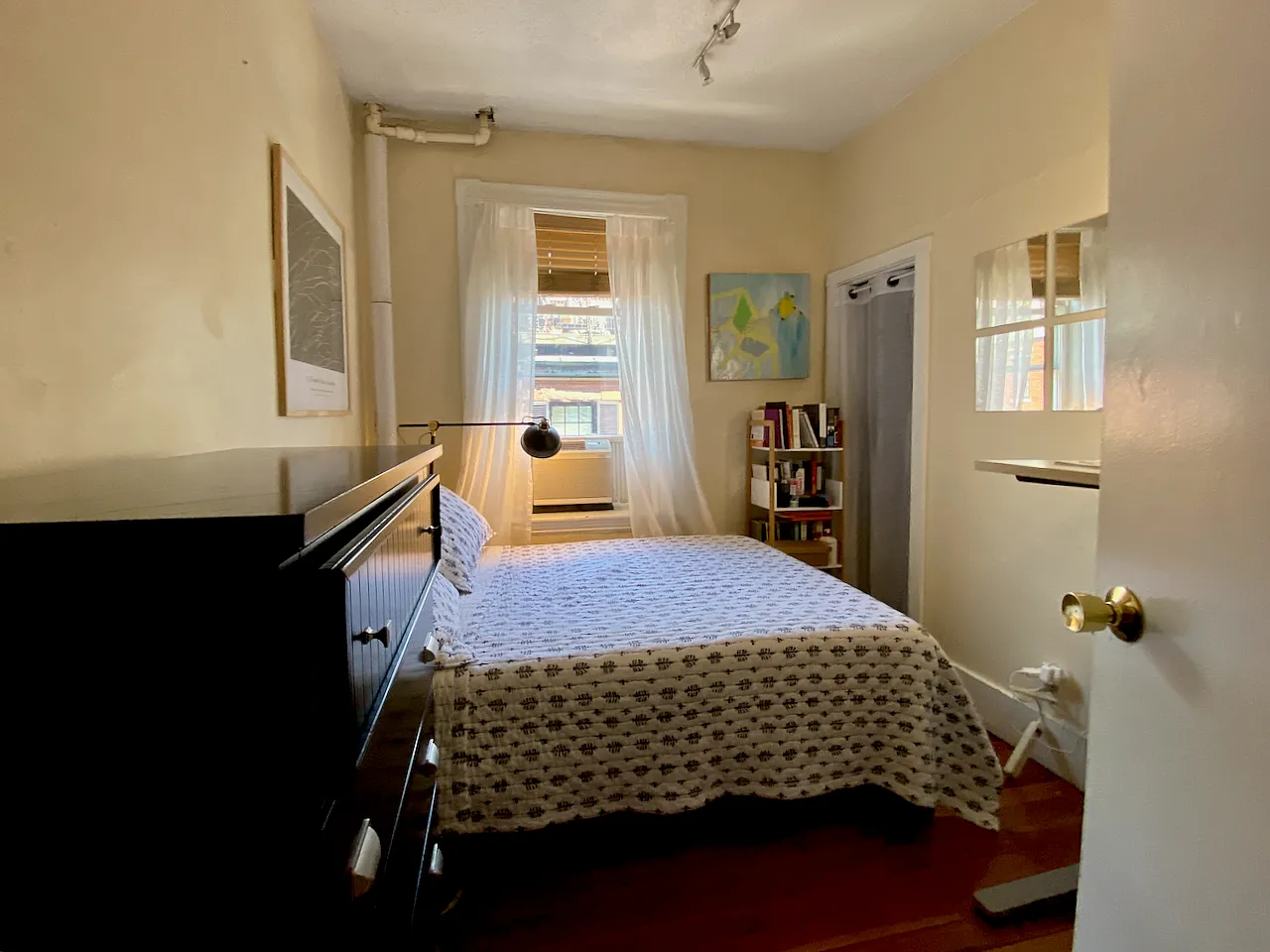Studio, 800 sqft, $3,400 — Photo 1