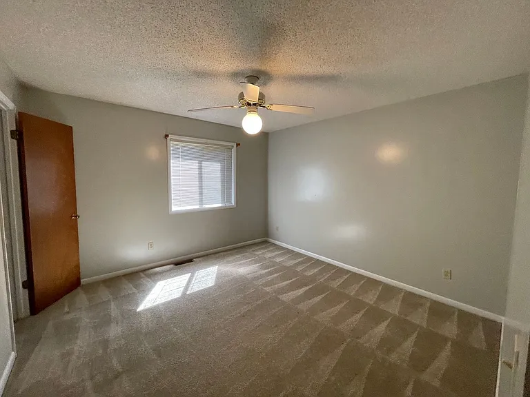 220 Candlebrook Dr — Photo 11