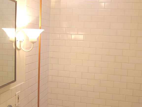 3rd image of 1363 1st Ave APT 7