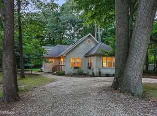 102 Meadow Dr, Michiana Shores, IN 46360