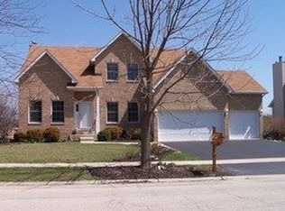 330 Prairieview Dr, Oswego, IL 60543