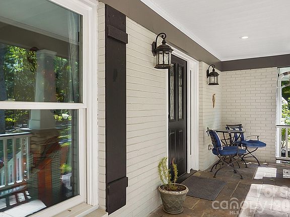 4th image of 432 Raintree Dr