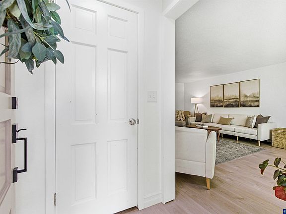 5th image of 5138 8th Ave NE