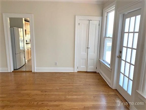 3rd image of 718 22nd St #1