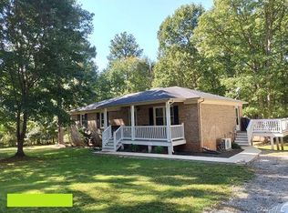 8300 Daybreak Dr, Amelia Court House, VA 23002