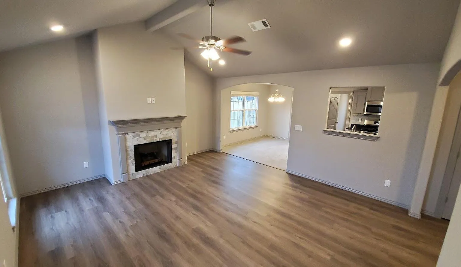 3 bed, 1580 sqft, $1,900 — Photo 2