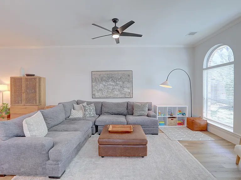 4117 Gazley Ln — Photo 4