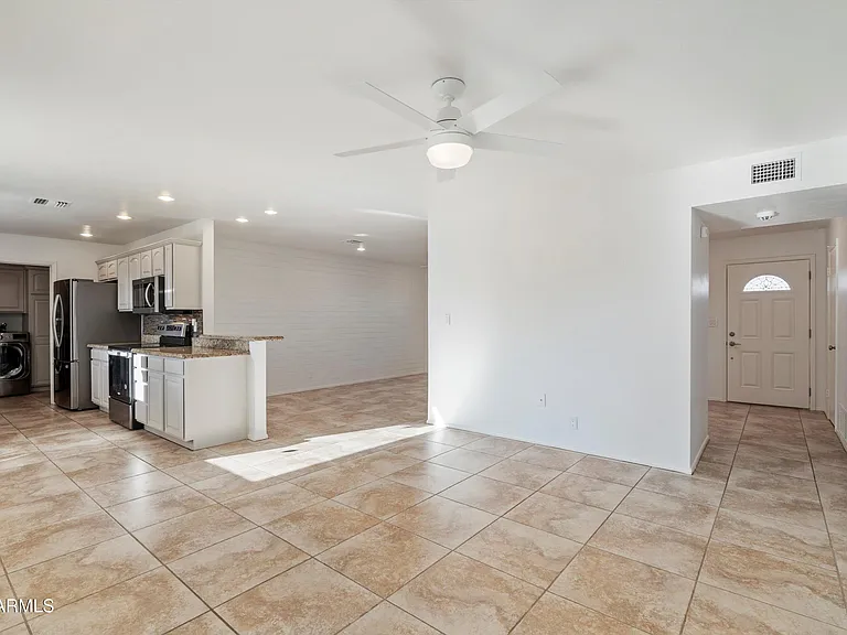 2548 N 68th Pl — Photo 11