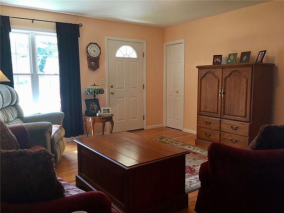 5th image of 944 Briarwood Ct