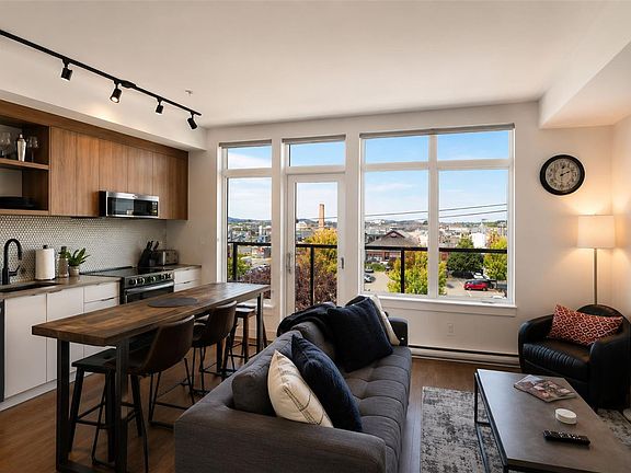 2nd image of 515 Chatham St #415