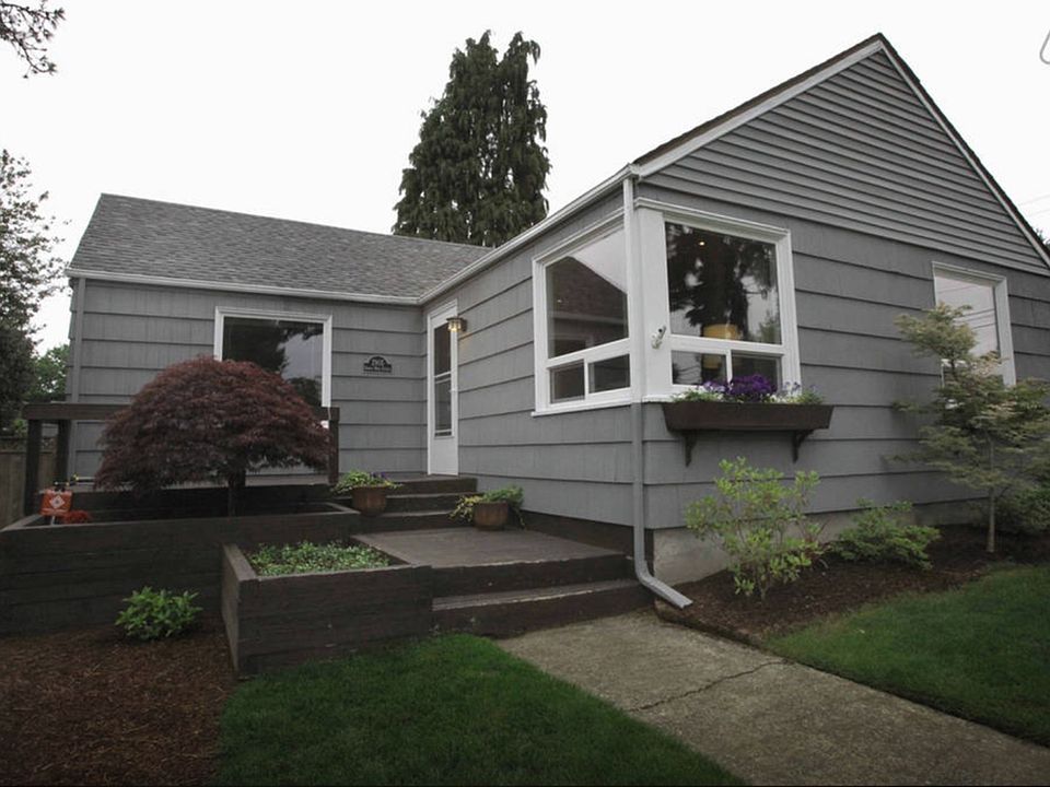 1st image of 2905 N 14th St