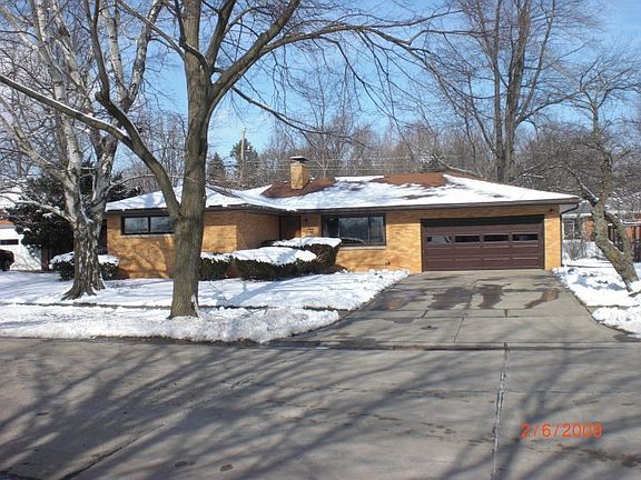 5th image of 808 E Mumford Dr