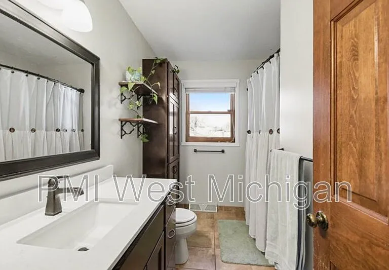 6593 Crownpointe Dr SW — Photo 10