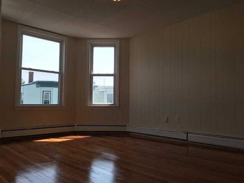 3 bed, $2,600 — Photo 2