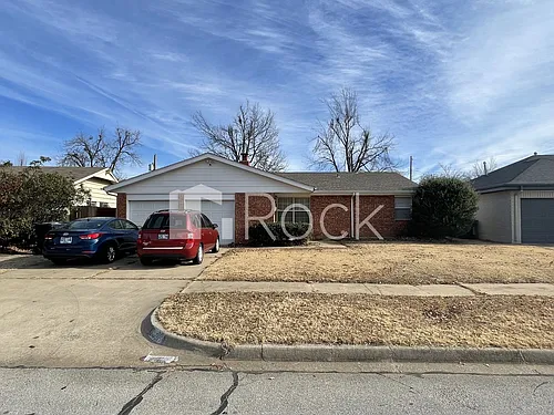 8716 S Hillcrest Dr Photo 1