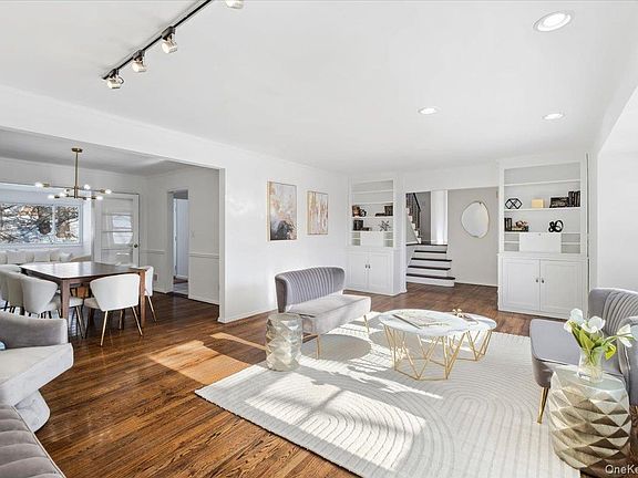 3rd image of 44 Amherst Drive