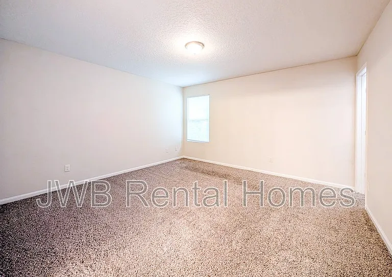 8727 Osteen St — Photo 5