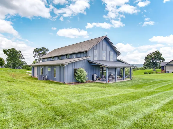 147 Majestic Ridge Rd, Mills River, NC 28759