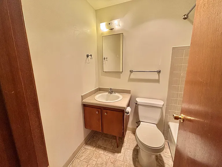 Tyee Apartments — Photo 23