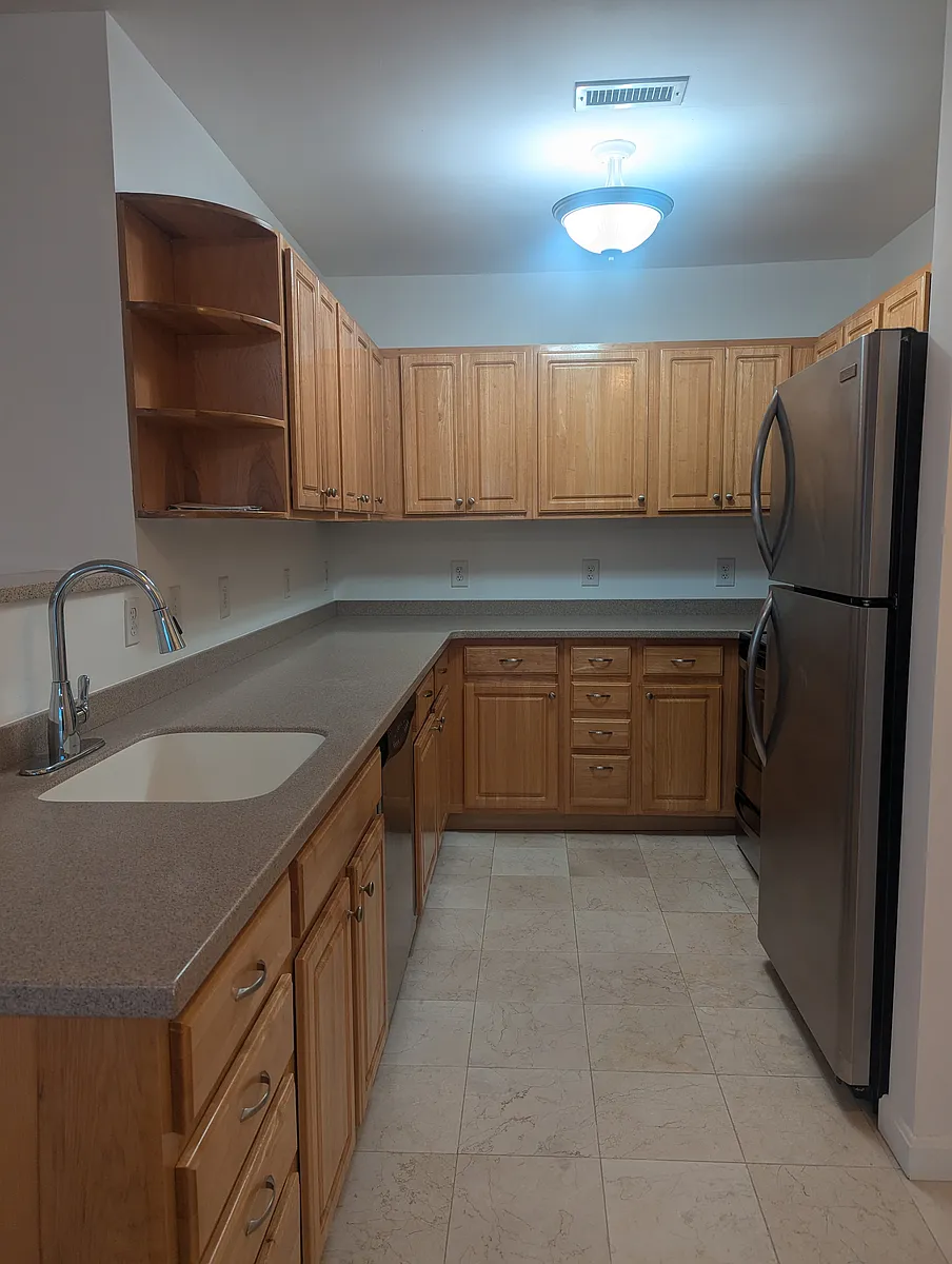 Building Photo - 84 Aborn St #1303